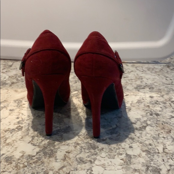 Red suede high heels - Picture 4 of 4